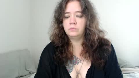 Snapshot of echosol17 chatting on October 2025 05:22:02 PM Weird Echo online show from October 2025 05:22:02 PM