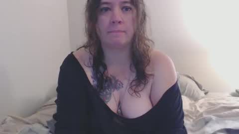 Snapshot of echosol17 chatting on October 2025 01:03:02 PM Weird Echo online show from October 2025 01:03:02 PM