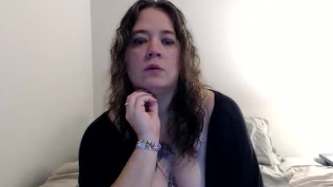 Snapshot of echosol17 chatting on October 2025 10:32:02 PM Weird Echo online show from October 2025 10:32:02 PM