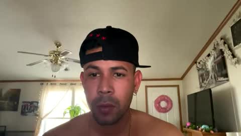 Snapshot of eddgarzay08 chatting on April 2026 09:27:01 PM eddgarzay08 online show from April 2026 09:27:01 PM