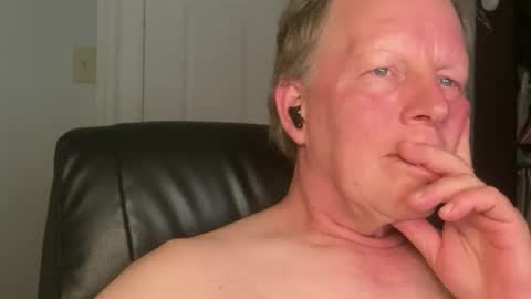 Snapshot of eddygl1968 chatting on June 2026 02:49:01 AM Eddy online show from June 2026 02:49:01 AM