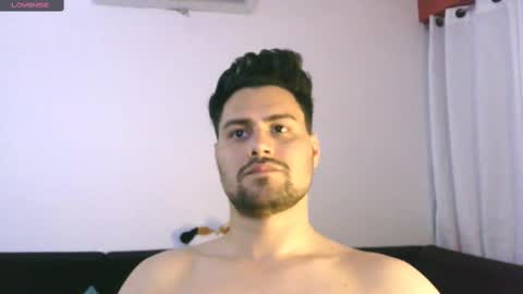 Snapshot of edgaroos chatting on February 2025 07:07:01 AM ZohanMohamed online show from February 2025 07:07:01 AM