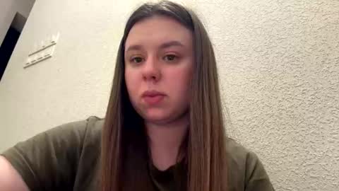 Snapshot of edina77 chatting on April 2026 06:56:02 PM Edina online show from April 2026 06:56:02 PM