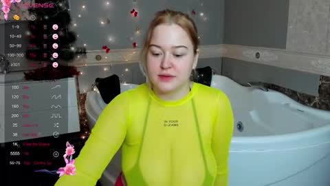 Snapshot of ednaadamse chatting on December 2025 01:36:01 AM ednaadamse online show from December 2025 01:36:01 AM