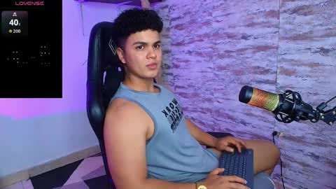 Snapshot of edward__clarck chatting on April 2026 03:00:01 AM EDWARD CLARCK online show from April 2026 03:00:01 AM