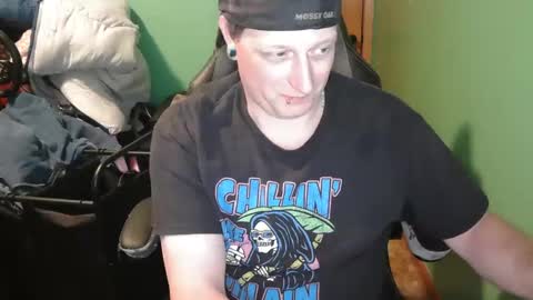 edwardaims_2please online show from May 2026 12:52:02 AM