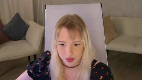 EVA NON NUDE online show from May 2026 04:35:02 PM