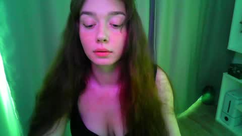Snapshot of effie_balconii chatting on April 2026 02:29:01 PM effie_balconii online show from April 2026 02:29:01 PM