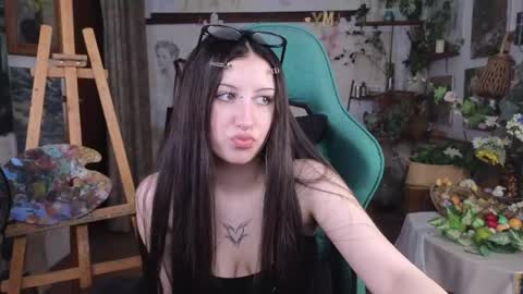 effiemeowley online show from April 2026 09:21:02 AM