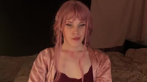 Effie Mur online show from December 2024 06:42:02 PM