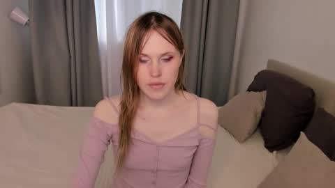 Effie Mur online show from November 2025 11:21:02 AM