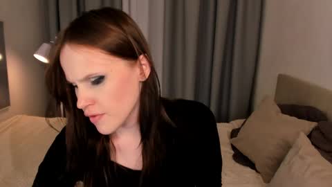 Effie Mur online show from April 2026 12:16:02 AM