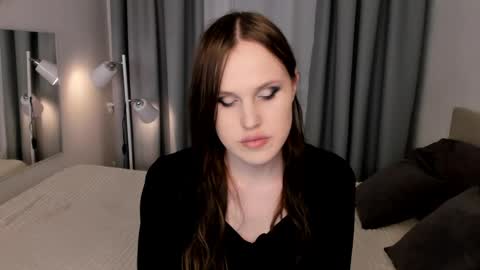 Effie Mur online show from April 2026 08:37:01 PM