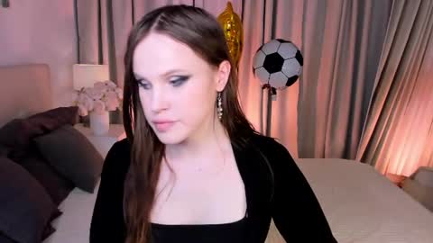 Effie Mur online show from June 2026 09:23:01 PM