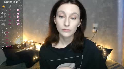 Snapshot of effy_gray chatting on March 2025 08:57:01 AM Anna online show from March 2025 08:57:01 AM