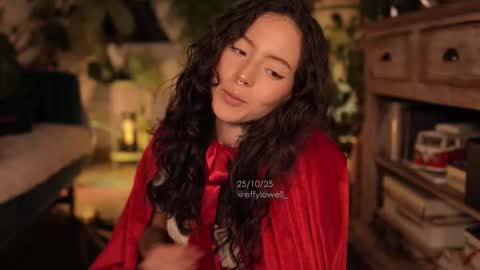 Snapshot of effylowell_ chatting on October 2025 01:55:02 AM Effy online show from October 2025 01:55:02 AM