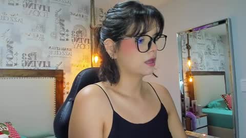  E F F Y  online show from January 2025 07:28:02 PM