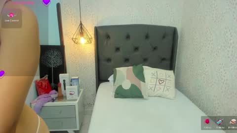  E F F Y  online show from March 2025 07:27:02 PM