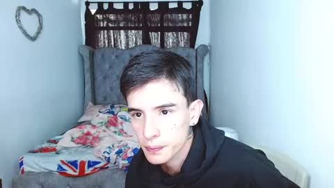 eimy_andres online show from December 2024 12:28:01 PM