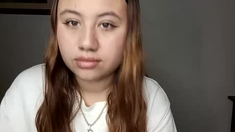 EIMY   MODEL INDEPENDENT online show from January 2025 04:18:02 AM