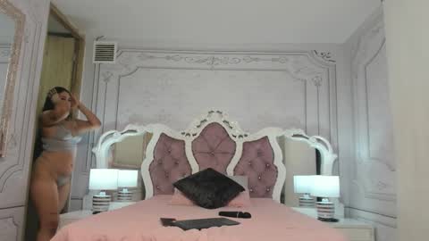 eimy_grey4u online show from February 2026 11:32:02 PM