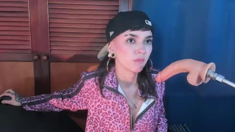 eimy_salome15 online show from April 2026 07:01:01 PM