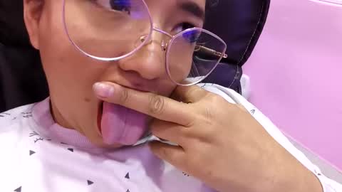 Snapshot of eireneninon chatting on November 2025 09:23:01 AM Eirene online show from November 2025 09:23:01 AM