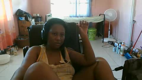 Eirondra Valeen online show from October 2025 01:35:02 PM