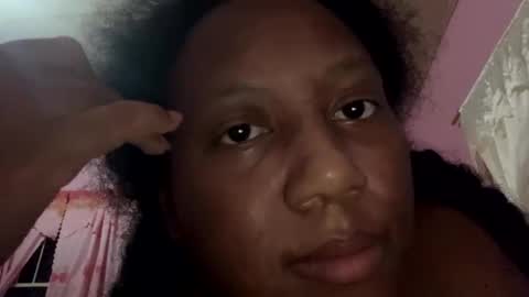 Eirondra Valeen online show from November 2025 03:39:01 AM