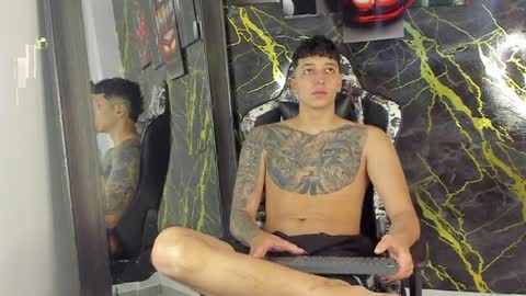 Snapshot of eithan__boy chatting on April 2026 01:16:01 PM Eithan online show from April 2026 01:16:01 PM