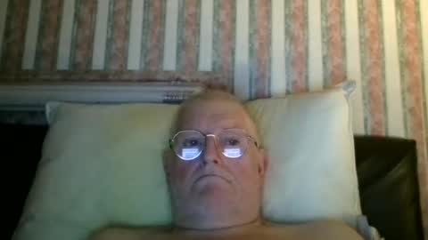 Snapshot of eketman1964 chatting on October 2025 10:52:02 PM eketman1964 online show from October 2025 10:52:02 PM