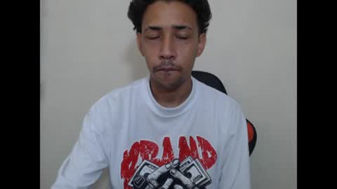 Instagram BelowAbajo online show from April 2026 07:06:02 AM