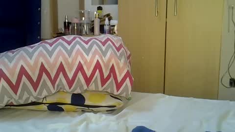 petite online show from December 2024 05:01:02 PM