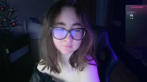 If you like it when I meow give me a thumbs up online show from December 2024 03:10:01 PM