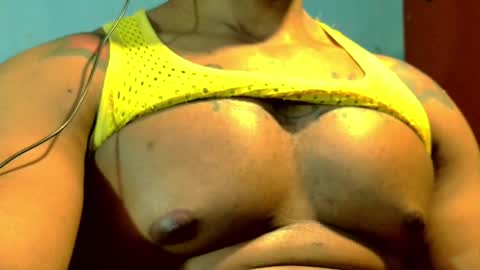 Snapshot of el_vecino_m chatting on May 2026 04:20:02 AM el_vecino_m online show from May 2026 04:20:02 AM