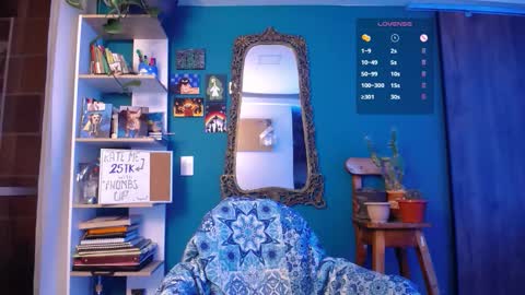 Ela  Help me reach 100 thumbs up online show from November 2025 02:23:02 AM