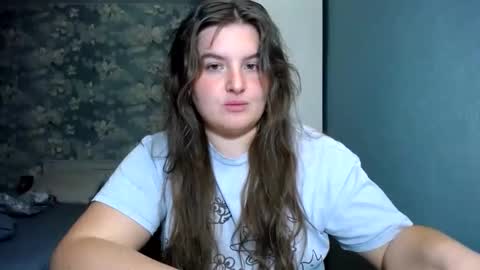 Snapshot of elanis_blair chatting on May 2026 12:40:02 AM Elanis online show from May 2026 12:40:02 AM