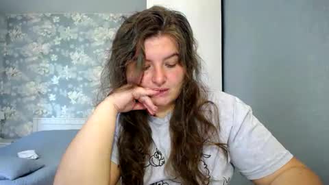 Snapshot of elanis_blair chatting on May 2026 12:00:02 PM Elanis online show from May 2026 12:00:02 PM