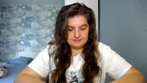 Elanis online show from August 2026 12:07:01 PM