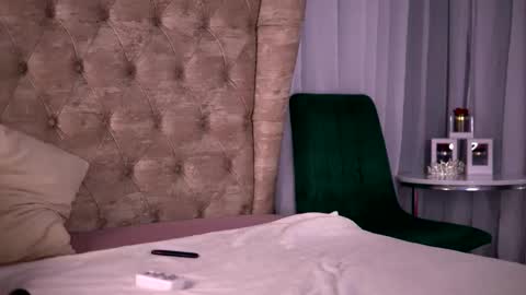 elarashine online show from February 2026 02:53:01 AM