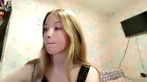 Snapshot of elaynecinco chatting on February 2026 11:06:02 AM MIa online show from February 2026 11:06:02 AM