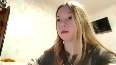 Snapshot of elaynecinco chatting on February 2026 10:48:01 AM MIa online show from February 2026 10:48:01 AM