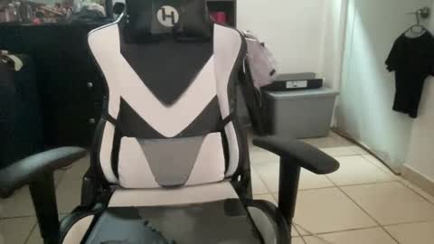 Snapshot of elbabymask12 chatting on September 2025 01:12:01 PM Babymask online show from September 2025 01:12:01 PM