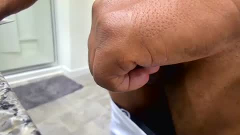 eldongue2024 online show from December 2025 01:48:02 AM