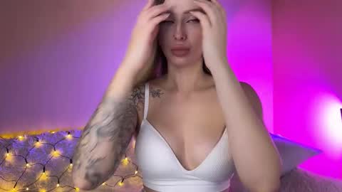 Ella online show from October 2025 10:16:02 AM