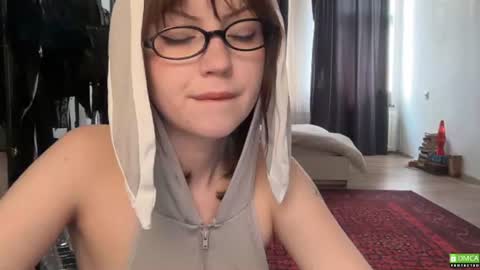 Snapshot of electric_woman chatting on July 2026 02:12:02 PM Aleksa online show from July 2026 02:12:02 PM