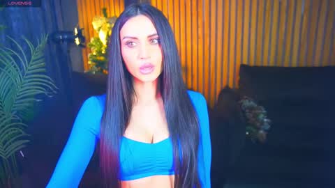 elegant_mysterious online show from January 2026 10:58:02 PM