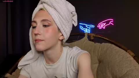 Elen  online show from July 2026 07:35:01 AM