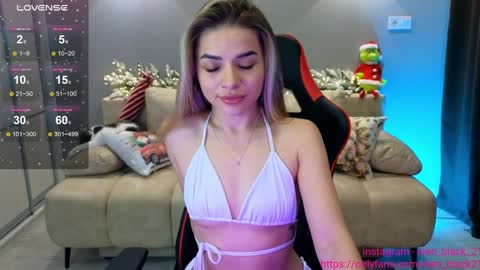 Snapshot of elen_black_23 chatting on December 2024 12:44:01 AM Lena -  online show from December 2024 12:44:01 AM