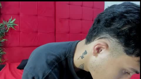 Snapshot of elena_and_derek chatting on December 2024 03:29:02 AM Elena Derek online show from December 2024 03:29:02 AM